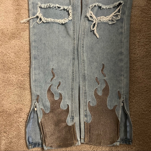 SKINNY STRETCH EXPLODED KNEE RIPPED ZIPPERED ANKLE JEANS - Picture 3 of 7